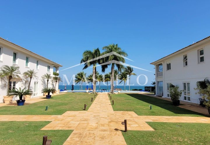 Casa à venda em condomínio pé na areia em maresias