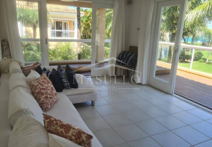 Casa vista mar em condomínio pé na areia a venda na praia de Maresias