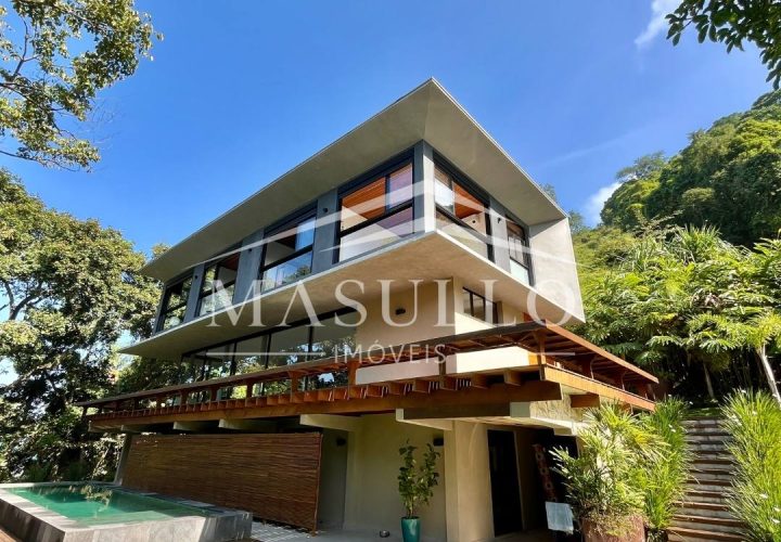Casa pé na areia a venda na Praia de Maresias