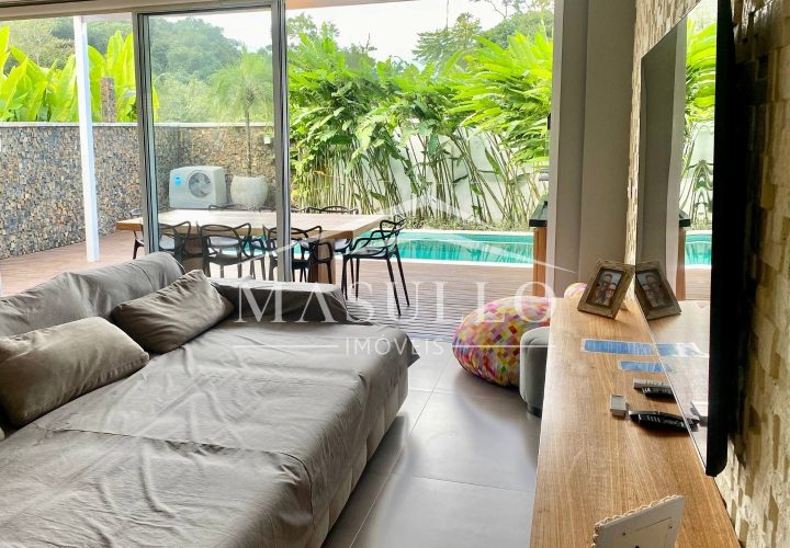 Casa com piscina privativa a venda na Praia de maresias