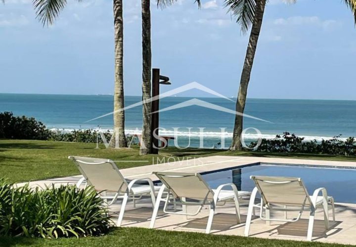 Casa em condomínio pé na areia a venda na praia de maresias