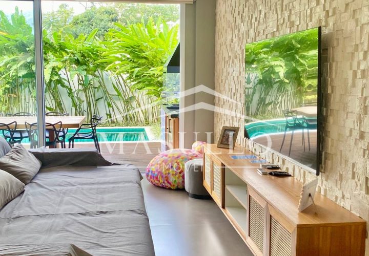 Casa com piscina privativa a venda na Praia de maresias