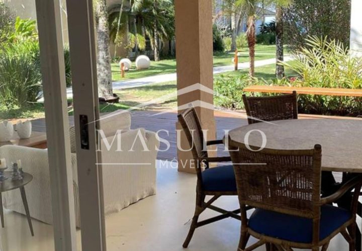 Casa em condomínio pé na areia a venda na praia de maresias