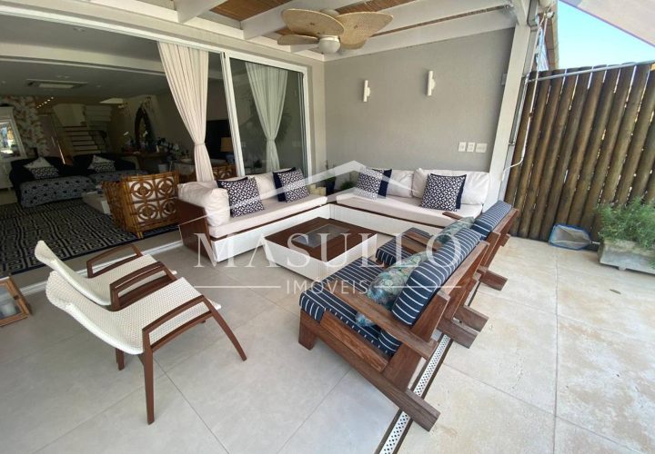 Casa pé na areia à venda na Praia de Maresias