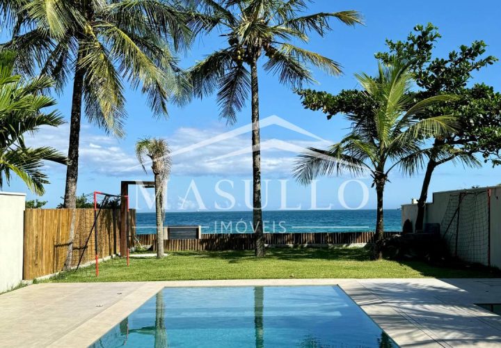 Casa pé na areia a venda na praia de maresias