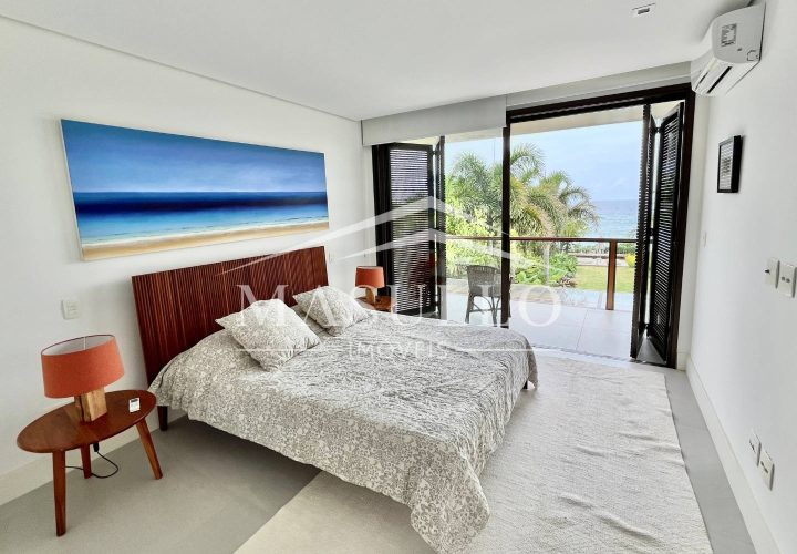 Casa pé na areia a venda na praia de maresias