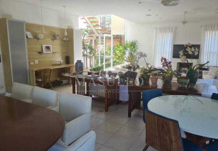 Casa vista mar em condomínio pé na areia a venda na praia de Maresias