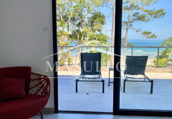 Casa Pé na Areia a venda na Praia de Juquehy