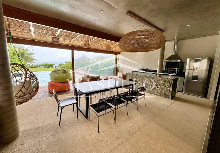 Casa pé na areia a venda na Praia de Maresias