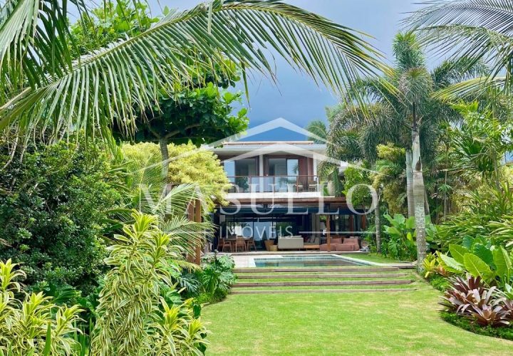 Casa pé na areia a venda na praia de maresias