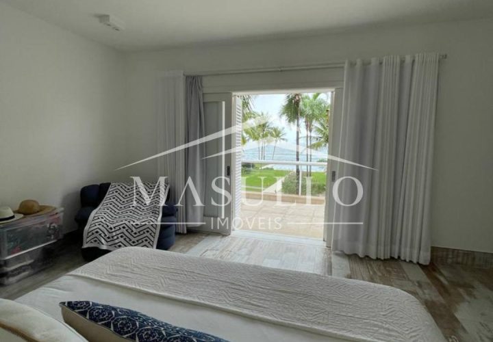 Casa em condomínio pé na areia a venda na praia de maresias