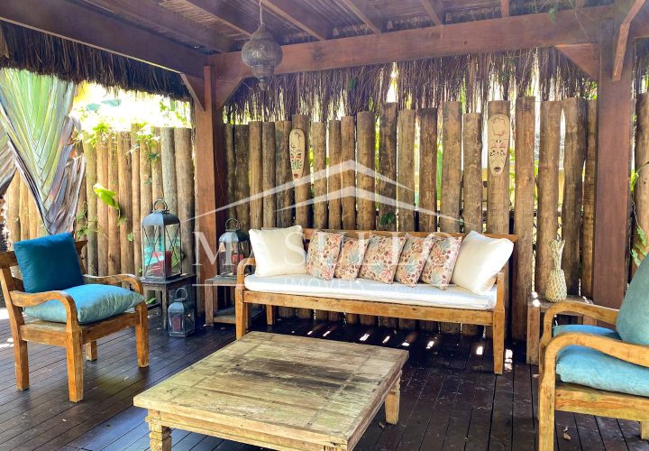 Casa a venda em condomínio fechado na Praia de Maresias