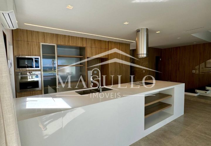 Casa pé na areia a venda na praia de maresias