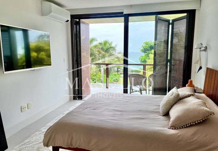 Casa pé na areia a venda na praia de maresias