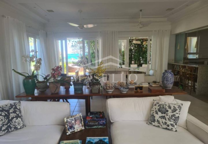 Casa vista mar em condomínio pé na areia a venda na praia de Maresias