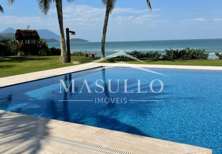 Casa em condomínio pé na areia a venda na praia de maresias