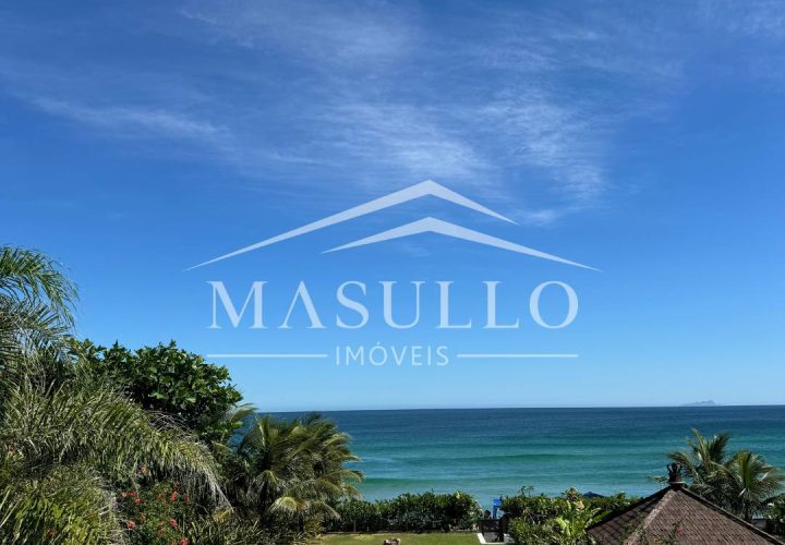 Casa pé na areia à venda na Praia de Maresias