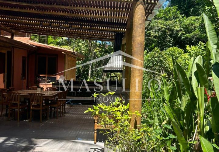 Casa com 4 suítes em condomínio fechado à venda na Praia de Maresias
