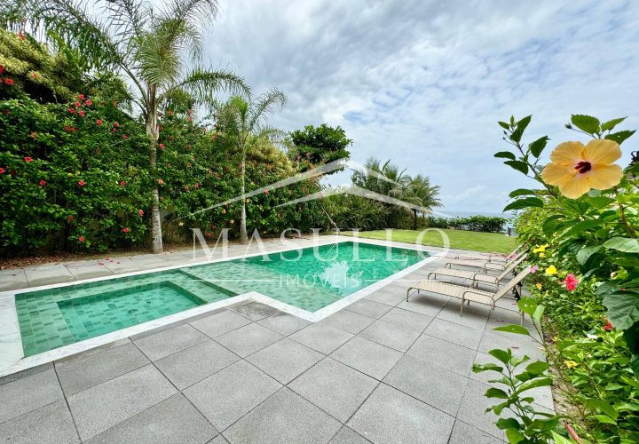 Casa pé na areia a venda na Praia de Maresias