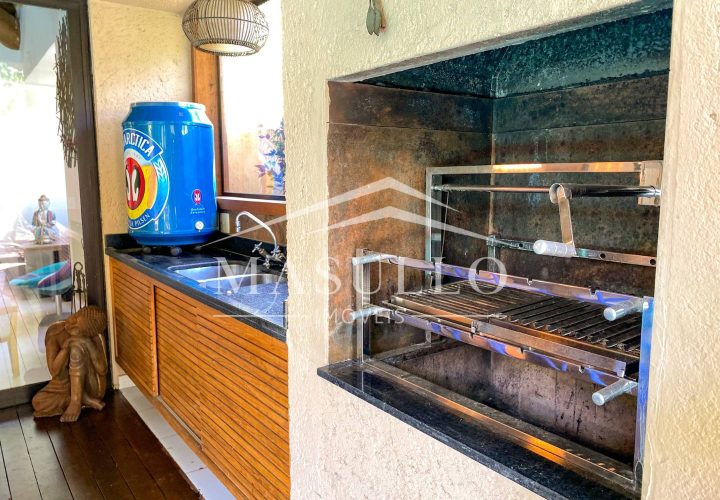 Casa a venda em condomínio fechado na Praia de Maresias
