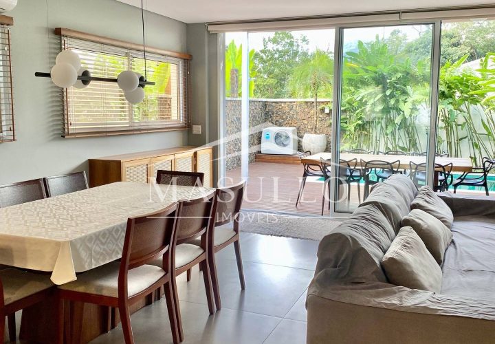 Casa com piscina privativa a venda na Praia de maresias