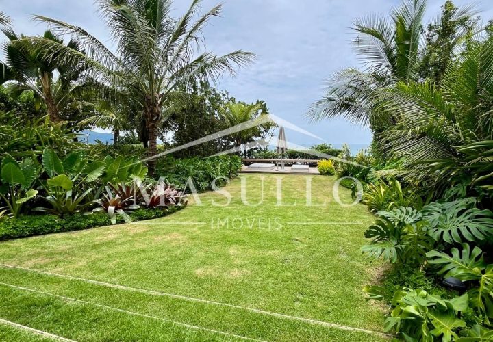 Casa pé na areia a venda na praia de maresias