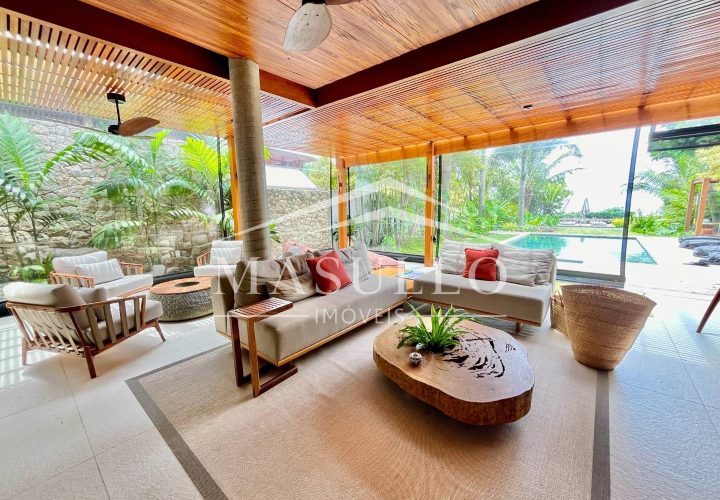 Casa pé na areia a venda na praia de maresias