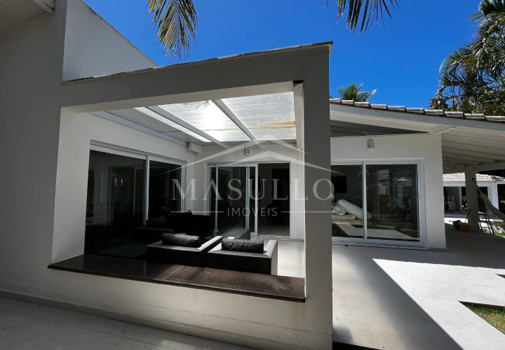 Casa pé na areia a venda na praia de Maresias