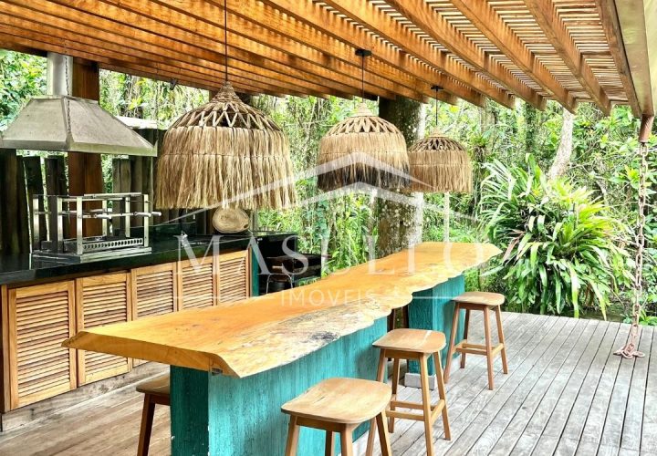 Casa a venda condomínio Anoman na praia de maresias