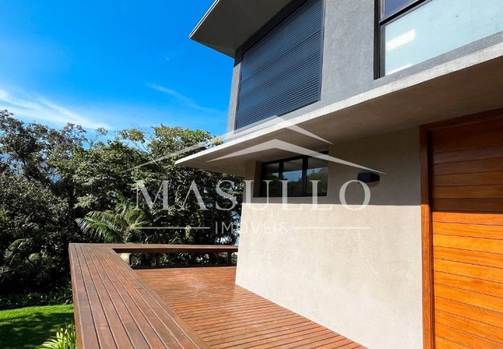 Casa pé na areia a venda na Praia de Maresias