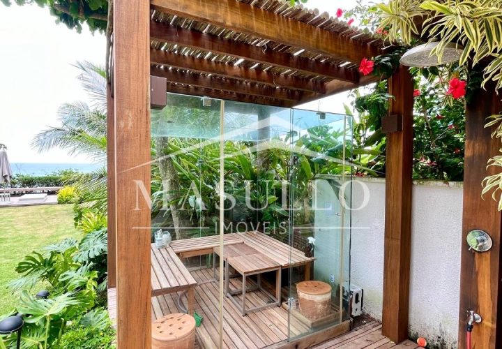 Casa pé na areia a venda na praia de maresias