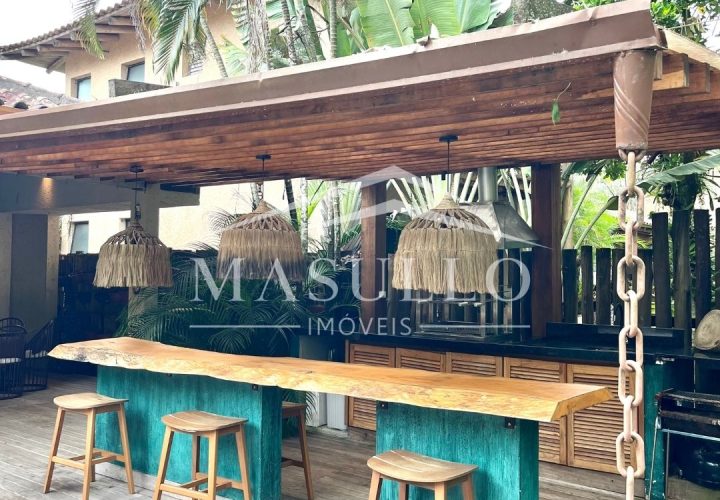 Casa a venda condomínio Anoman na praia de maresias