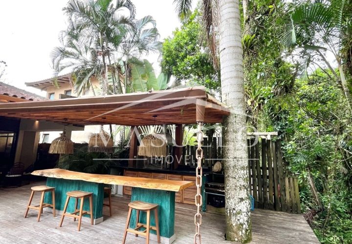 Casa a venda condomínio Anoman na praia de maresias
