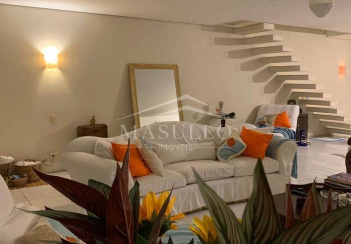 Casa a venda em condomínio pé na areia na praia de Maresias