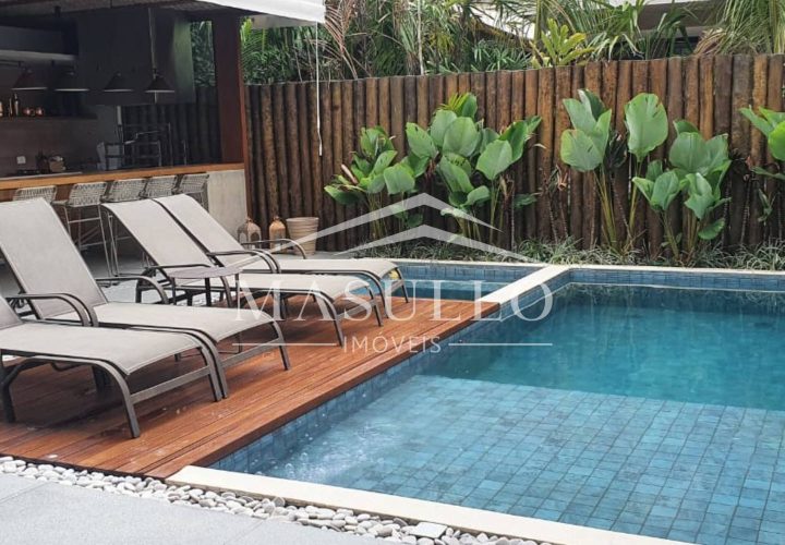 Casa em condomínio pé na areia à venda na Praia de Maresias