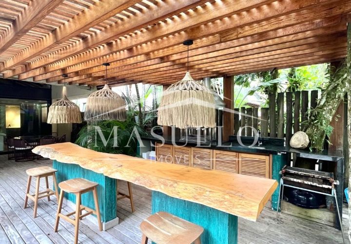 Casa a venda condomínio Anoman na praia de maresias