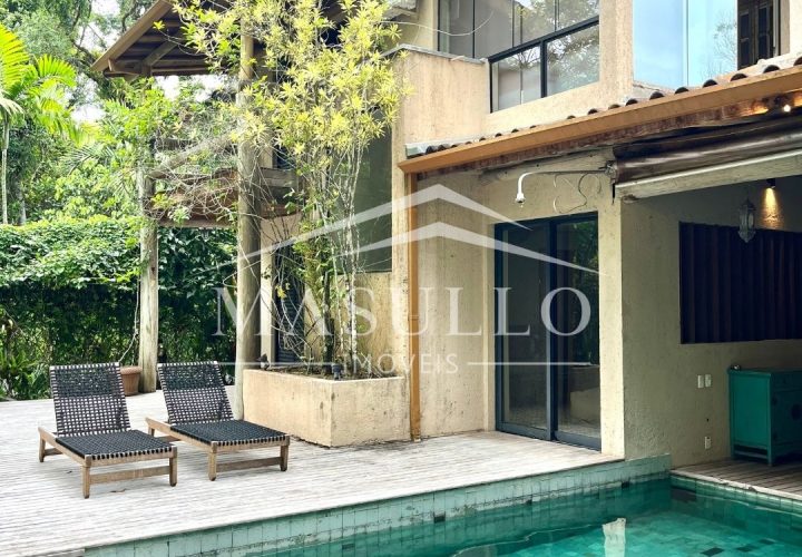 Casa a venda condomínio Anoman na praia de maresias