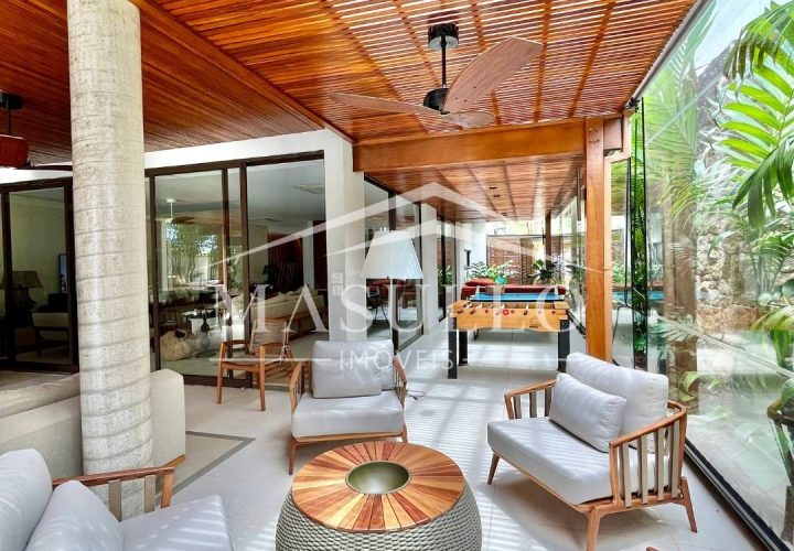 Casa pé na areia a venda na praia de maresias