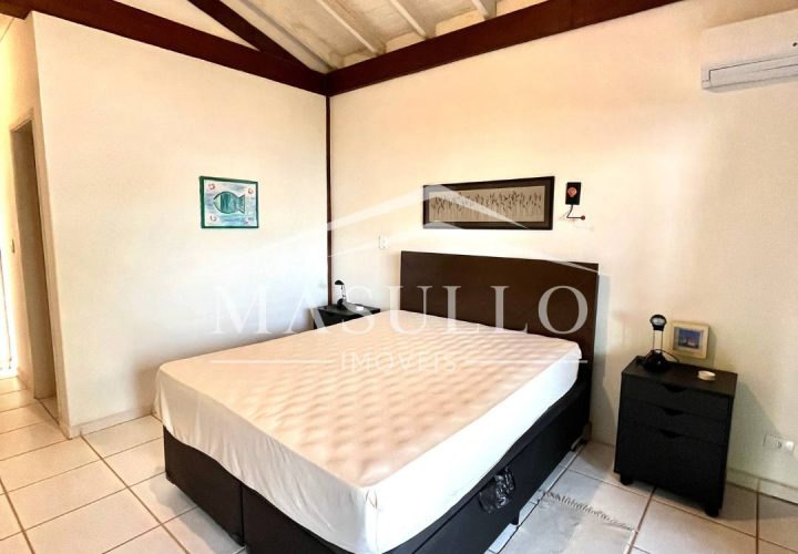 Casa pé na areia a venda na praia de Juquehy