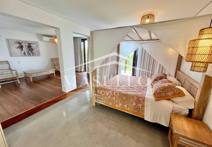 Casa pé na areia a venda na Praia de Maresias