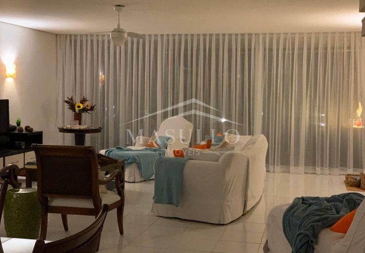 Casa a venda em condomínio pé na areia na praia de Maresias
