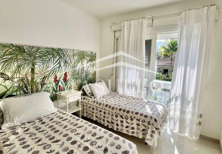 Casa pé na areia a venda na praia de juquehy