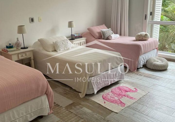 Casa em condomínio pé na areia a venda na praia de maresias