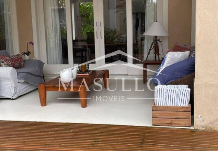 Casa em condomínio pé na areia a venda na praia de maresias