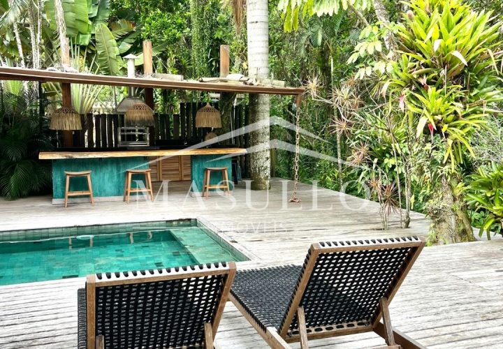 Casa a venda condomínio Anoman na praia de maresias
