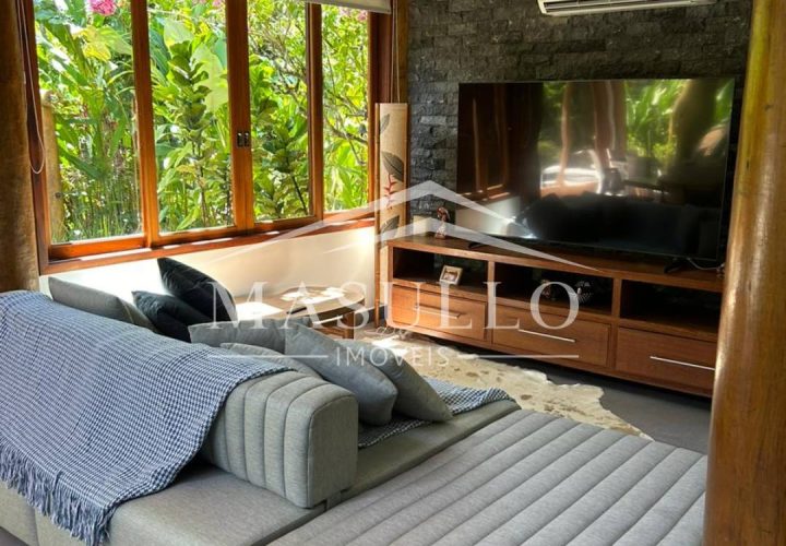 Casa com 4 suítes em condomínio fechado à venda na Praia de Maresias