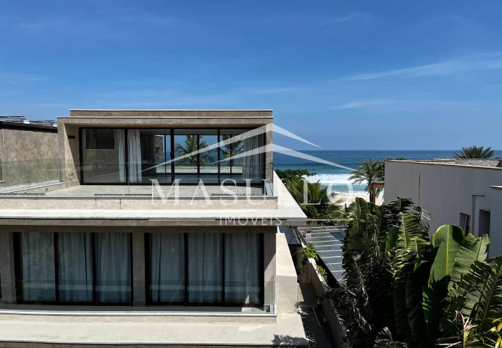 Casa em condomínio pé na areia à venda na Praia de Maresias