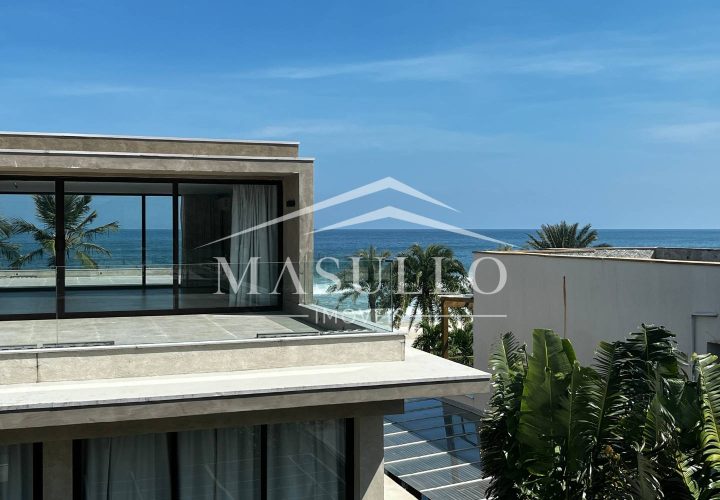 Casa em condomínio pé na areia à venda na Praia de Maresias