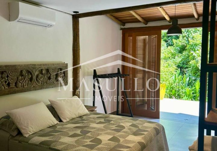 Casa com 4 suítes em condomínio fechado à venda na Praia de Maresias