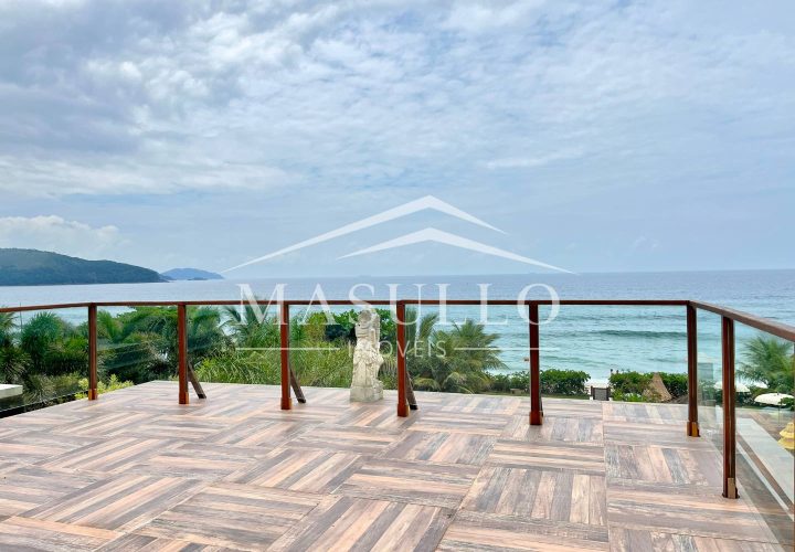Casa pé na areia a venda na Praia de Maresias